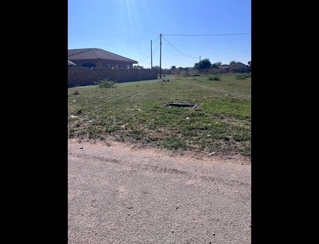 LAND FOR SALE IN MMABATHO 15